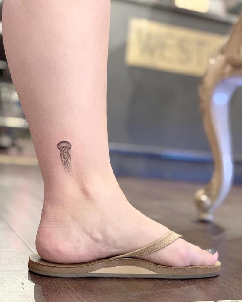 17 Small Jellyfish Tattoos: Ultimate Design Ideas