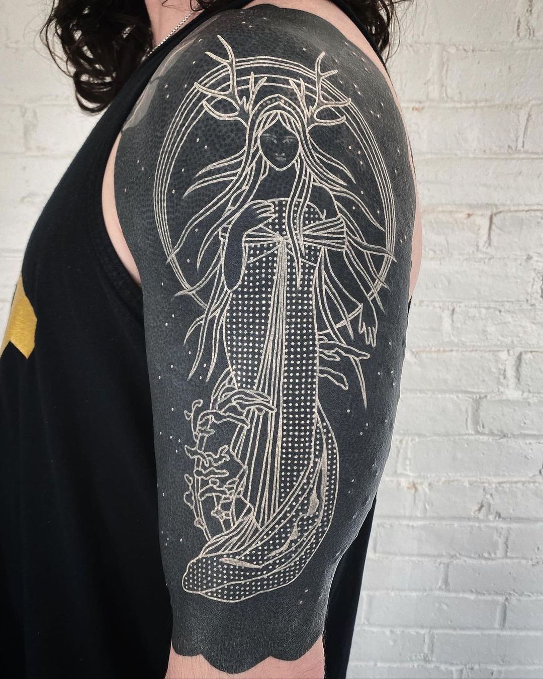 50 Beautiful Blackout Tattoos With White Ink For Perfect Contrast 50 Beautiful Blackout Tattoos With White Ink For Perfect Contrast