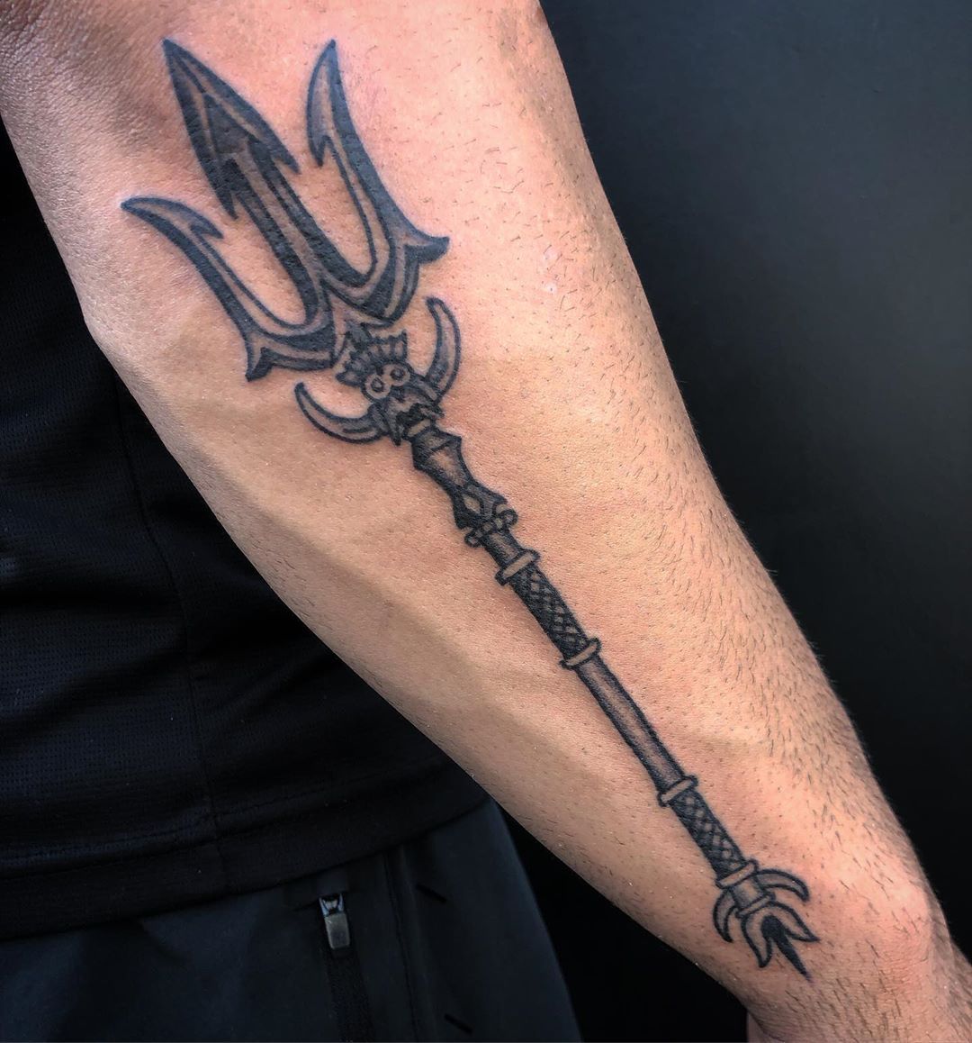 7 Ultimate Trident Tattoo Designs To Create Now