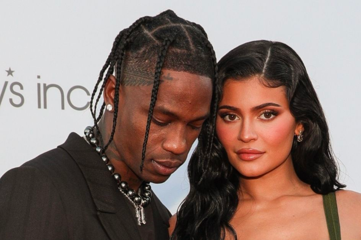 Kylie Jenner S Cryptic New Booty Ink Revealed In Snapchat Video Daily Kylie Jenner S Cryptic New Booty Ink Revealed In Snapchat Video Daily